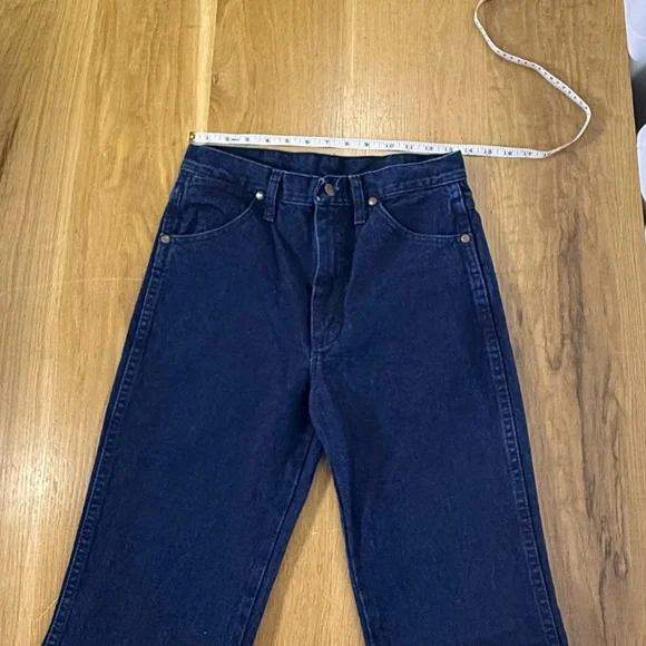 Women’s Wrangler Vintage Dark Wash Straight Leg Jeans 28x34 High Rise - Picture 5 of 9